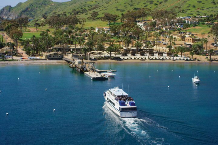 Catalina Express boat approaching into Two Harbors.